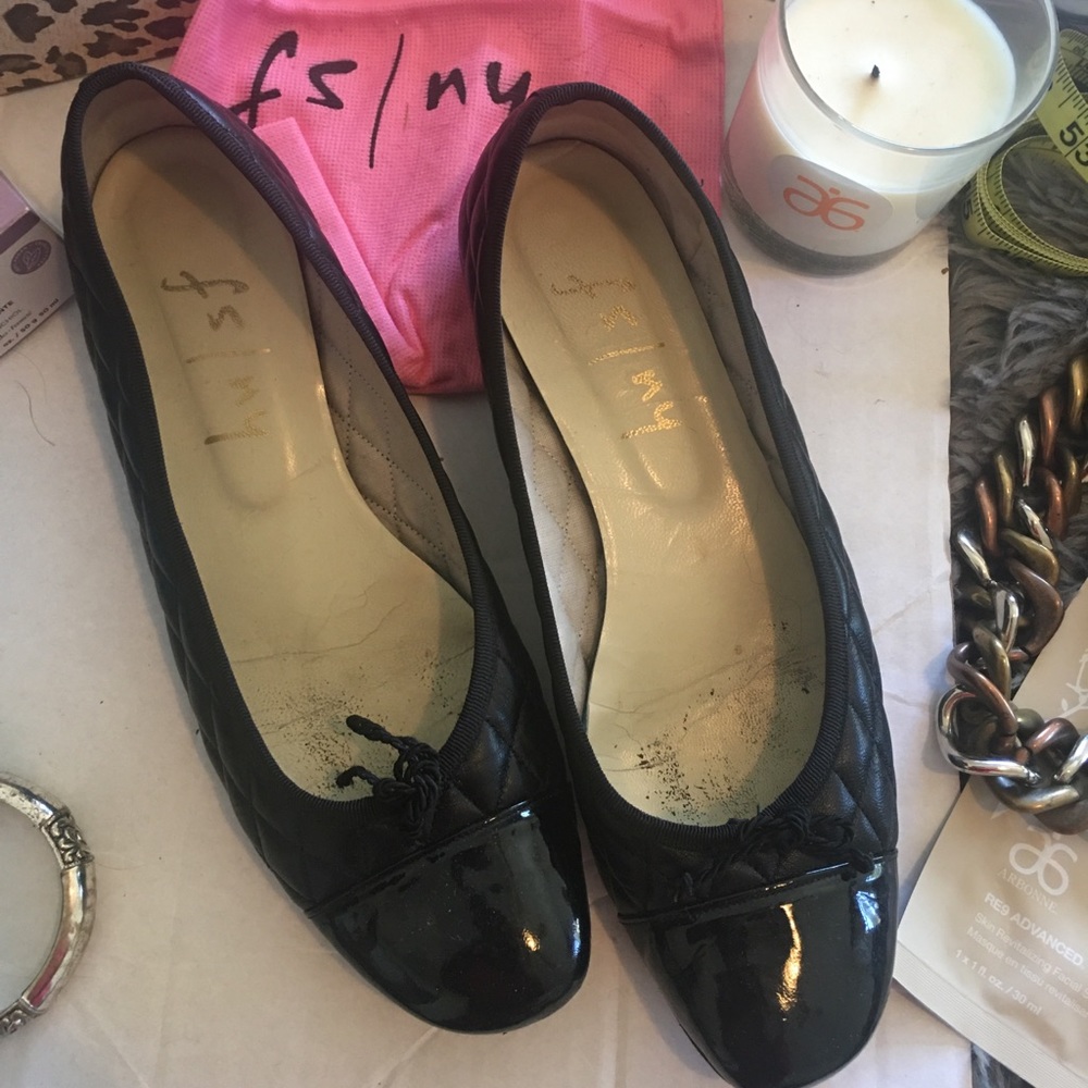 Preloved French Sole black quilted flat size 8